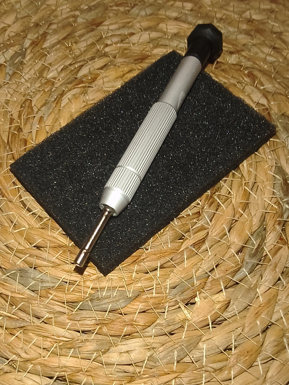TIGHTENING TOOL MICRO STAR BIT WITH CHUCK/HAND DRILL
FOR CARTIER SUNGLASSES
